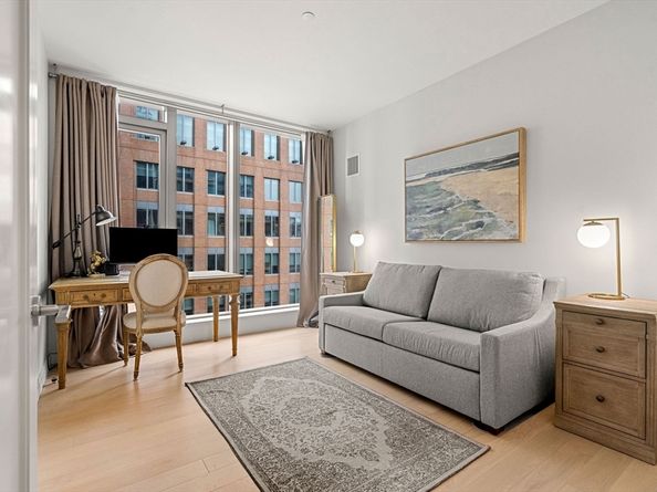 135 Seaport Blvd 1806, Boston MA 02210