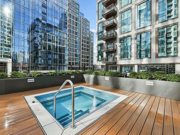 135 Seaport Blvd 1806, Boston MA 02210