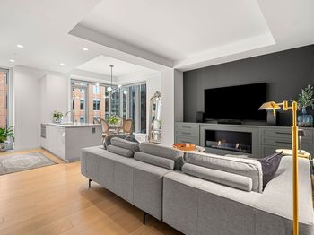 135 Seaport Blvd