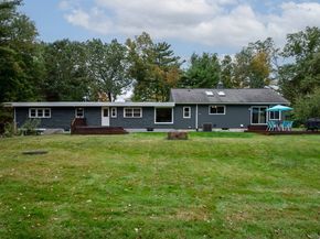 82 Central Tpke, Sutton MA 01590