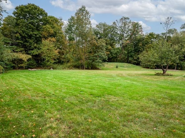 82 Central Tpke, Sutton MA 01590