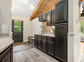 82 Central Tpke, Sutton MA 01590