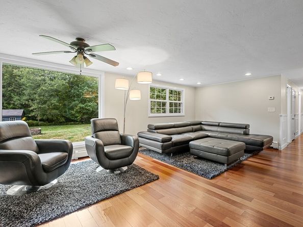 82 Central Tpke, Sutton MA 01590