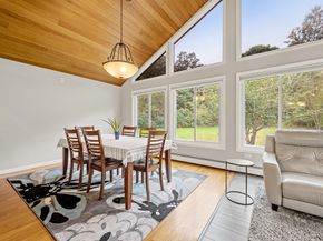 82 Central Tpke, Sutton MA 01590