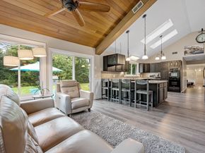 82 Central Tpke, Sutton MA 01590