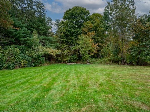 82 Central Tpke, Sutton MA 01590