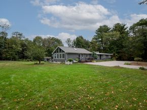 82 Central Tpke, Sutton MA 01590