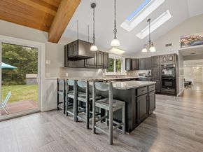 82 Central Tpke, Sutton MA 01590