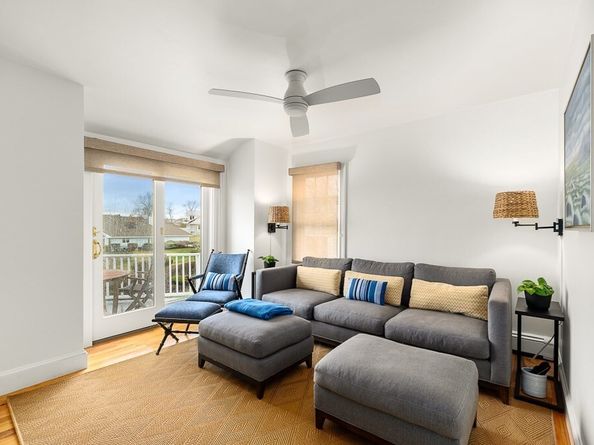 7 Hawthorne Lane, Gloucester MA 01930