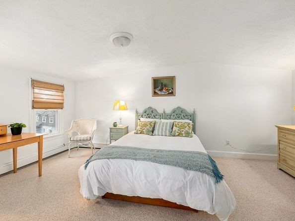 7 Hawthorne Lane, Gloucester MA 01930