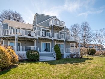 7 Hawthorne Lane