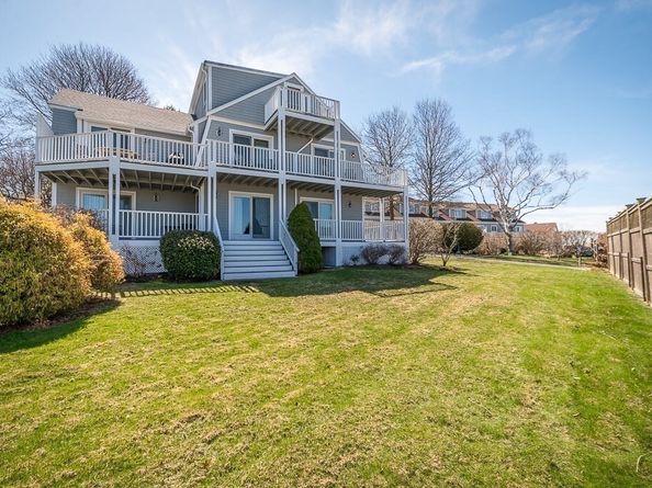 7 Hawthorne Lane, Gloucester MA 01930