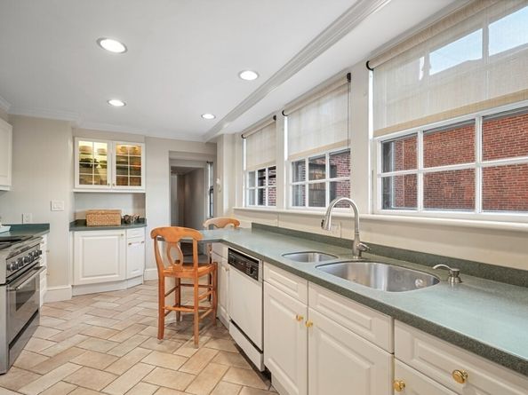 282 Beacon Street 6, Boston MA 02116