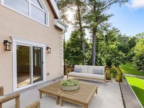 58 Chestnut St, Lynnfield MA 01940