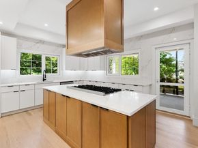 58 Chestnut St, Lynnfield MA 01940