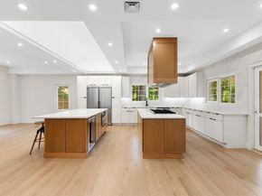 58 Chestnut St, Lynnfield MA 01940