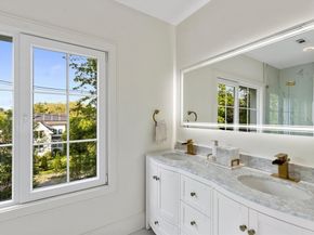 58 Chestnut St, Lynnfield MA 01940