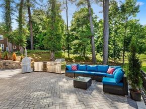 58 Chestnut St, Lynnfield MA 01940