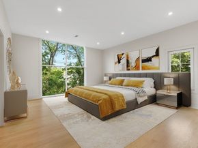 58 Chestnut St, Lynnfield MA 01940