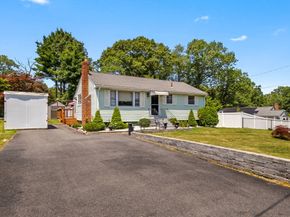 5 Oakwood Avenue, Randolph MA 02368