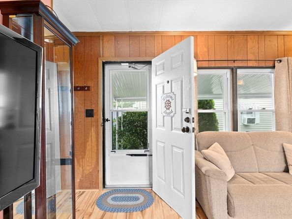 28 Dots Lane, Wareham MA 02558