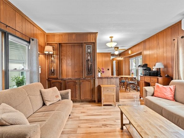 28 Dots Lane, Wareham MA 02558