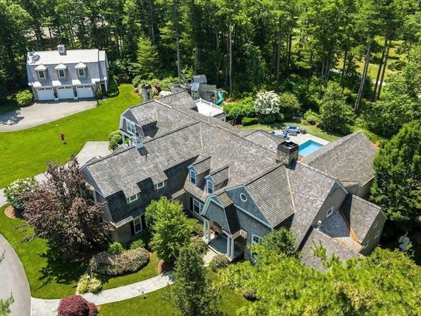 9 High Ridge Dr, Mattapoisett MA 02739