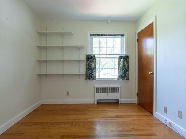 22 Plant Ave, Hudson MA 01749