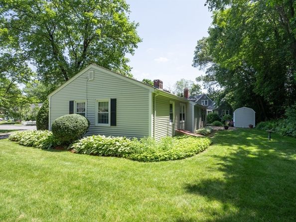 22 Plant Ave, Hudson MA 01749