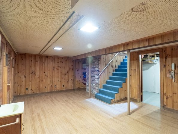 22 Plant Ave, Hudson MA 01749