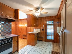 22 Plant Ave, Hudson MA 01749