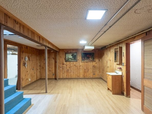 22 Plant Ave, Hudson MA 01749