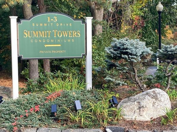 2 Summit Dr. 18, Reading MA 01867