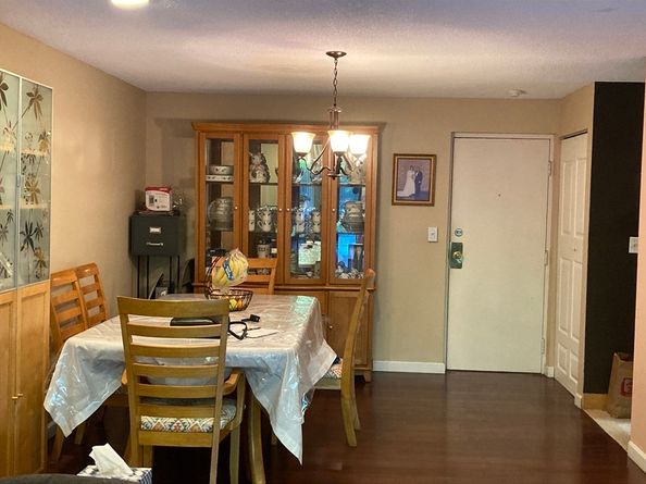 2 Summit Dr. 18, Reading MA 01867