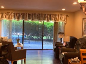 2 Summit Dr. 18, Reading MA 01867