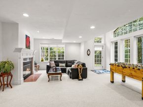 8 Stratford Way, Lincoln MA 01773