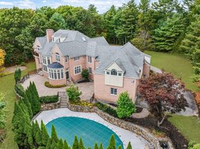 8 Stratford Way, Lincoln MA 01773