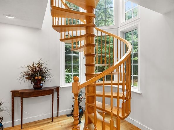 8 Stratford Way, Lincoln MA 01773