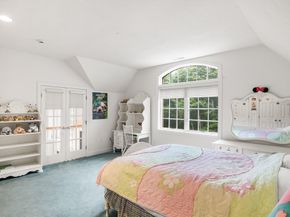 8 Stratford Way, Lincoln MA 01773