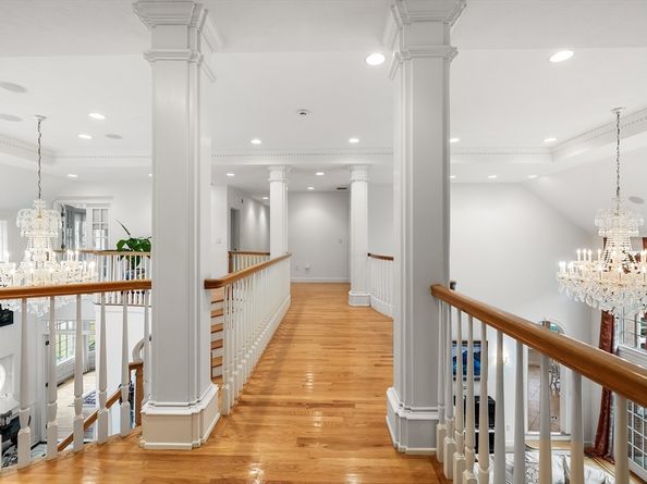 8 Stratford Way, Lincoln MA 01773
