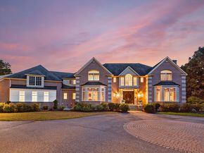 8 Stratford Way, Lincoln MA 01773