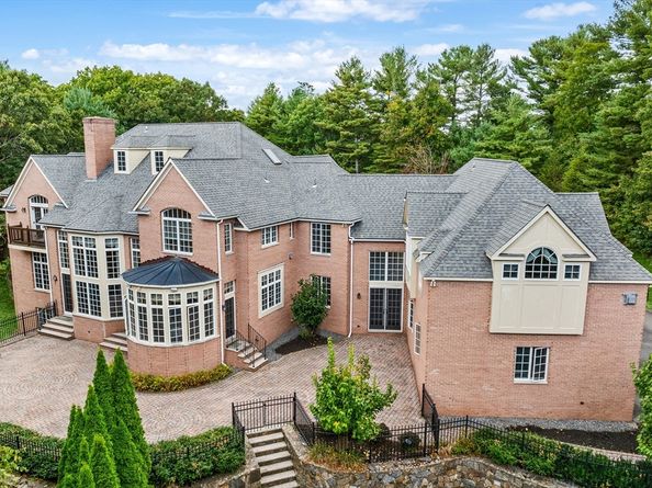 8 Stratford Way, Lincoln MA 01773