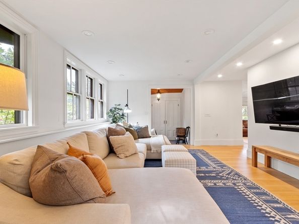 23 Centre Ave, Belmont MA 02478