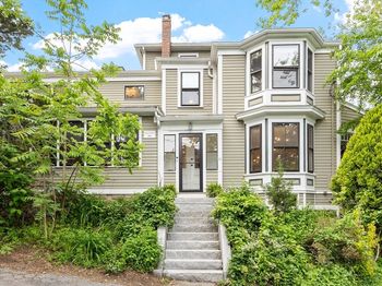 23 Centre Ave
