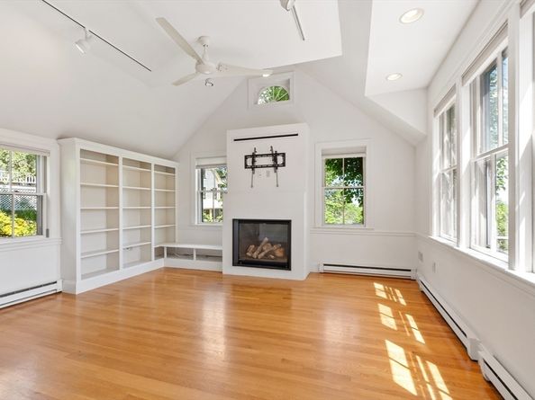 23 Centre Ave, Belmont MA 02478