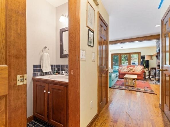 90 Southern Ave 90, Essex MA 01929