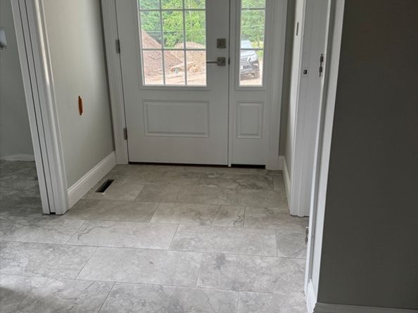 27 James Road 2, Upton MA 01568