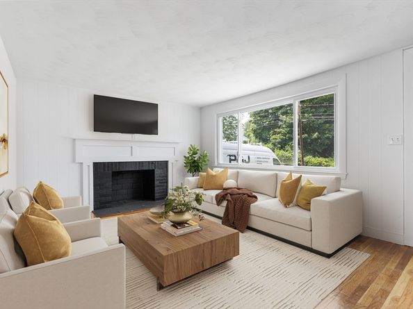 4 Sylvia Ave, Natick MA 01760