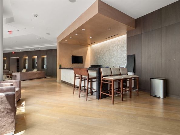 580 Washington 1406, Boston MA 02111