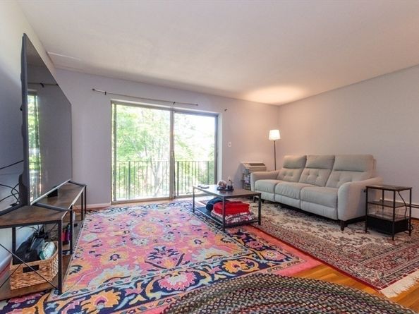 57 Saint Paul St. 19, Brookline MA 02445